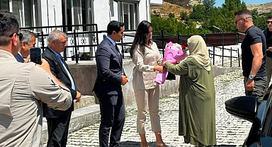 Anlamlı ziyaret huzurevinde yüzleri güldürdü