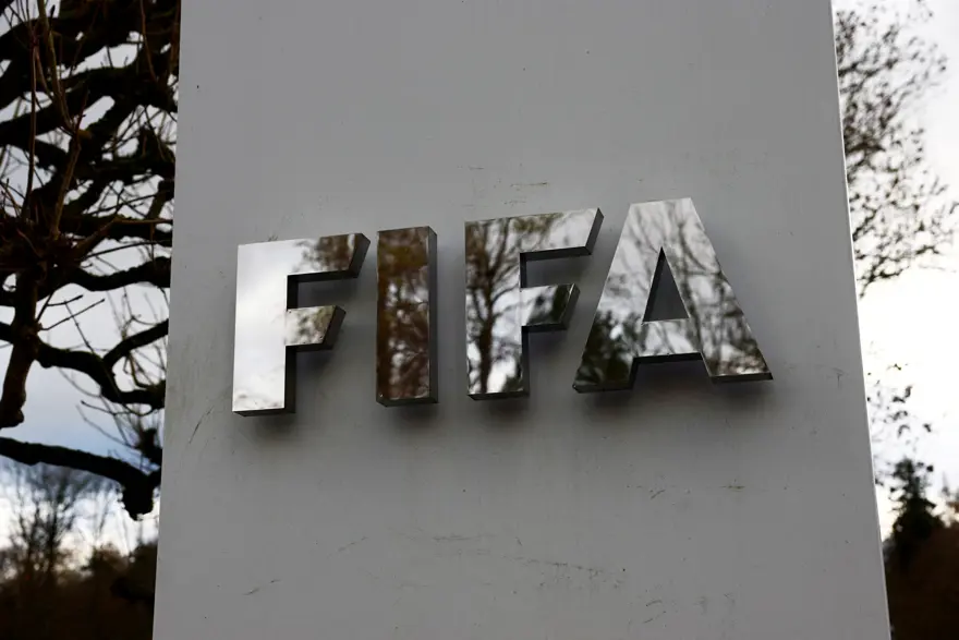 UEFA ayağa kalkmıştı. FIFA geri adım atmadı, medyayı suçladı