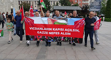 Erzurum'da sağlıkçılar Gazze için yürüdü