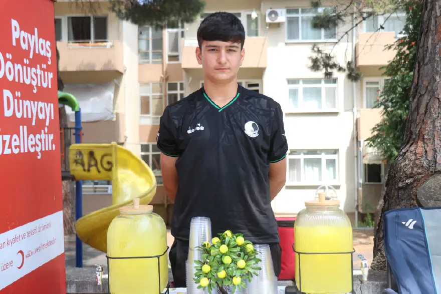 14 yaşında asgari ücretin 3 katını kazanıyor. 6 saatte günlük kazancı 3 bin lirayı buluyor