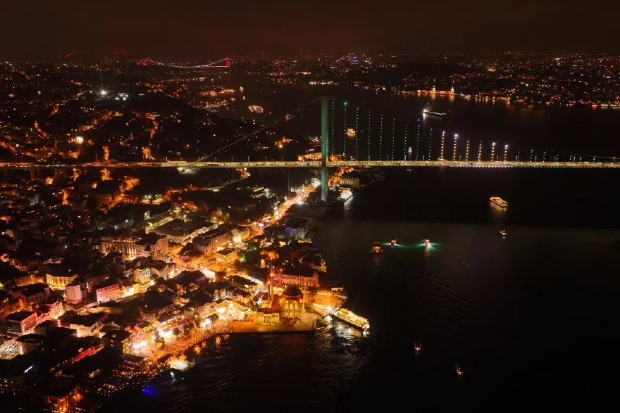 15 Temmuz Şehitler Köprüsü'ne Mekke Anlaşması'na özel ışıklandırma 4