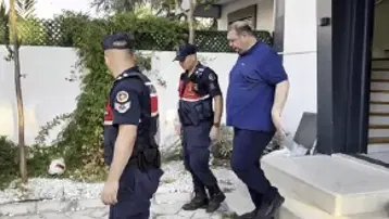 Tutuklanan Menderes Belediye Başkanı İlkay Çiçek görevden uzaklaştırıldı