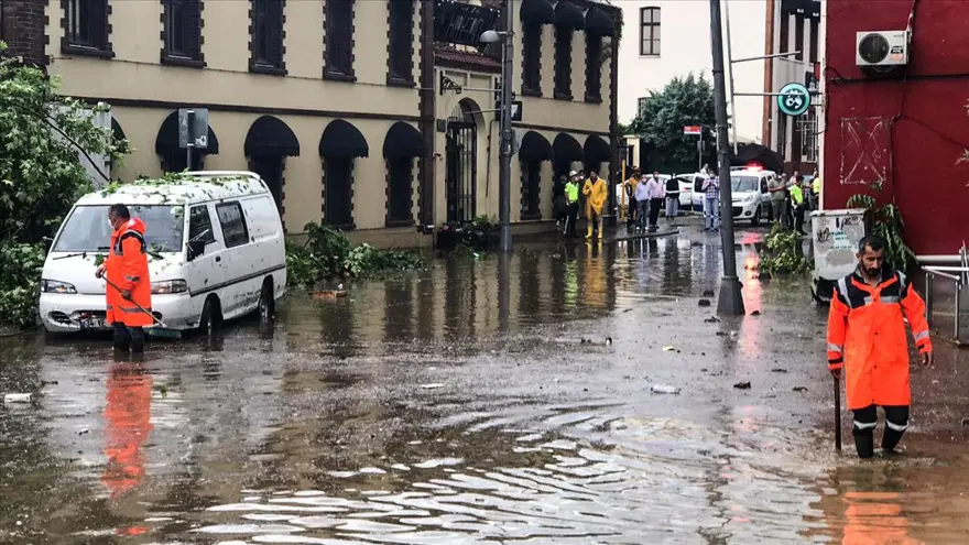 İSTANBUL'DA YAĞIŞ DEVAM EDECEK 2