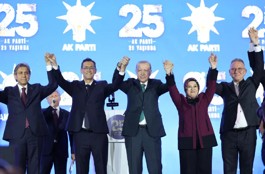 AK Parti’ye 7 belediye başkanı katıldı 1