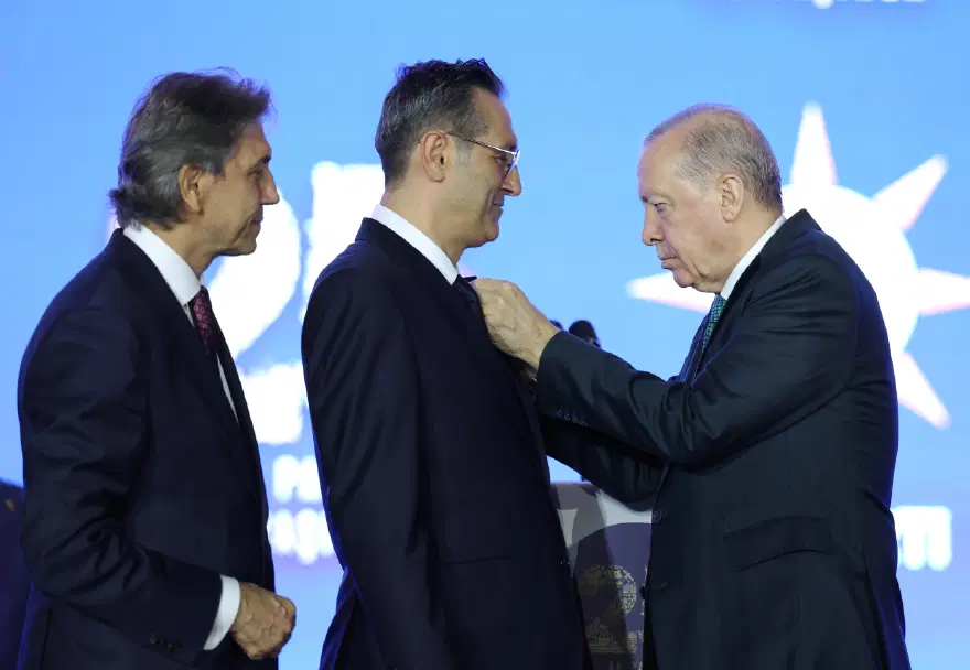 BEŞ BAŞKAN CHP'DEN 2