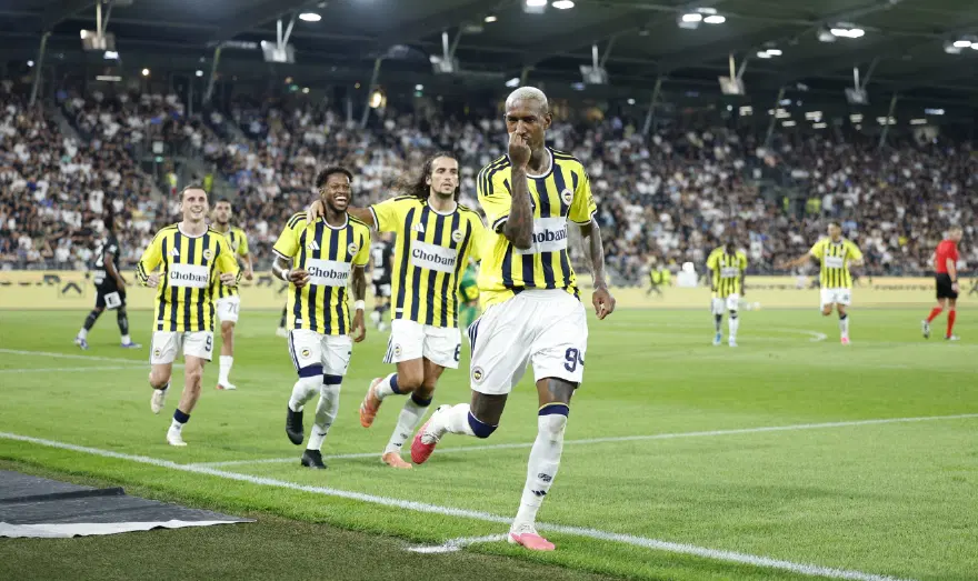 Anderson Talisca'nın Sturm Graz maçındaki penaltısı tarihe geçti 3