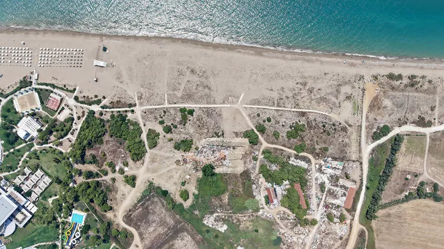 Antalya'da plajı çöplüğe çeviren beş yıldızlı otele para cezası