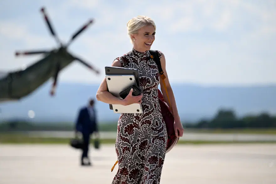 Asistanı Natalie Harp'tan Trump'a mektuplar. "Benim için tek önemli şey sensin" 2