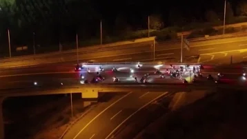 TEM'de motosikletlilere müdahale. Barikat kuruldu, 58 sürücü yakalandı