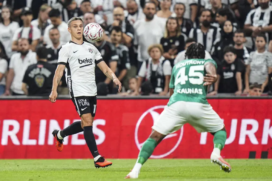 Beşiktaş'ta sakatlık şoku. Yeni transfer maça devam edemedi 2