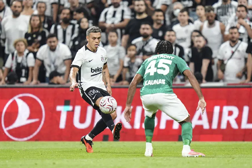 Beşiktaş'ta sakatlık şoku. Yeni transfer maça devam edemedi 1