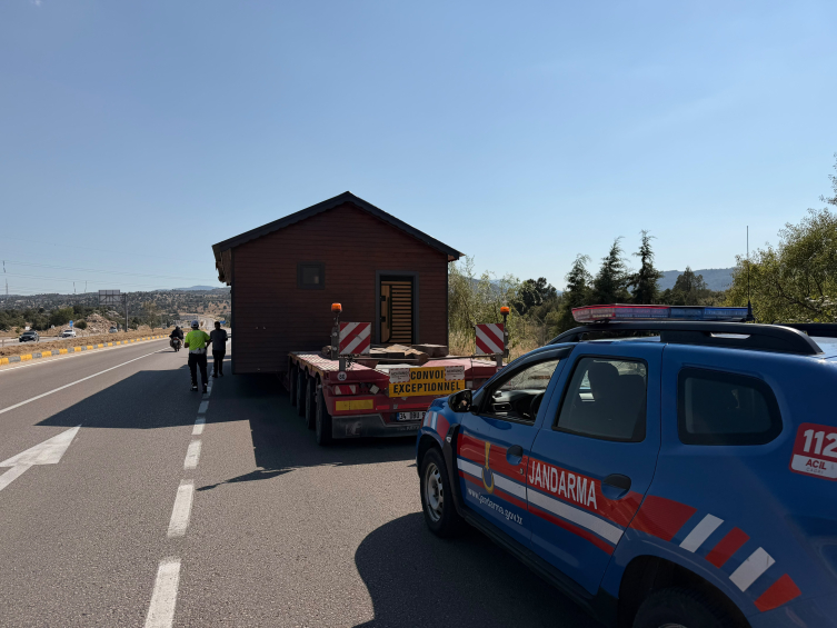 Çekiciyle bungalov taşıyan kişilere 180 bin lira ceza