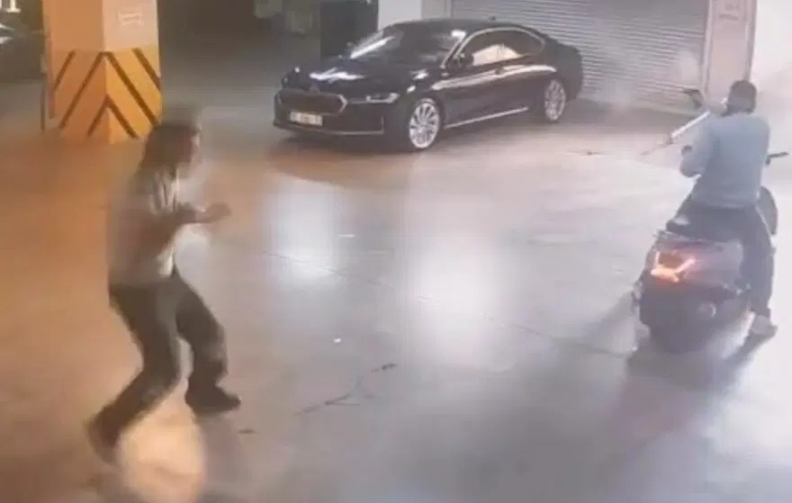 Çiğli Belediye Başkanı'nın makam aracına silahlı saldırı. Saldırgan böyle yakalandı 1