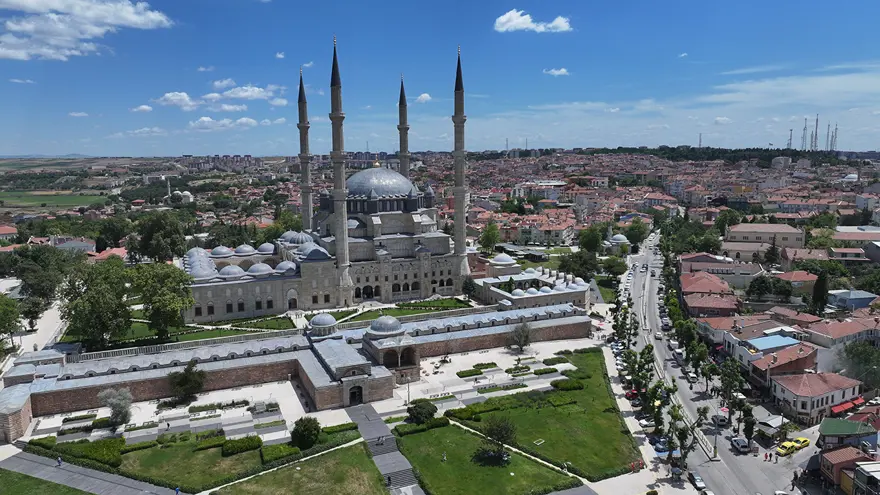 ÜÇ YENİ PARTİ'YE KATILDI, ÜÇÜ BAĞIMSIZ DEVAM EDECEK 2