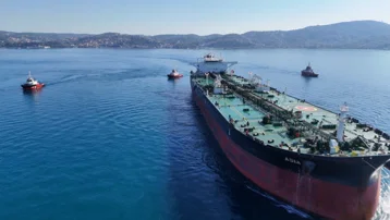 Rusya'da İHA saldırısına uğrayan tanker İstanbul Boğazı'nda