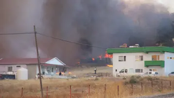 Çanakkale'de ormanlık alanda yangın çıktı. Köylere çok yakın bir bölge