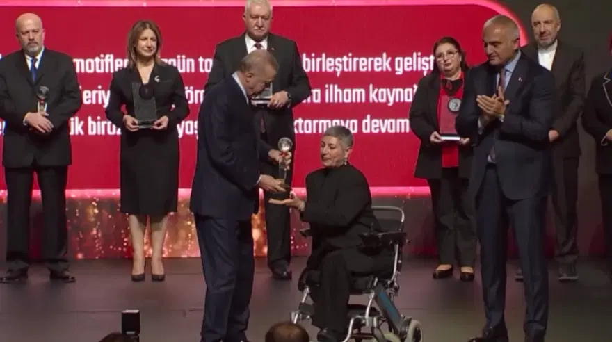 Depremde çocukları ve eşi öldü, engelli kaldı. Azmiyle "Yaşayan insan hazinesi" oldu 2
