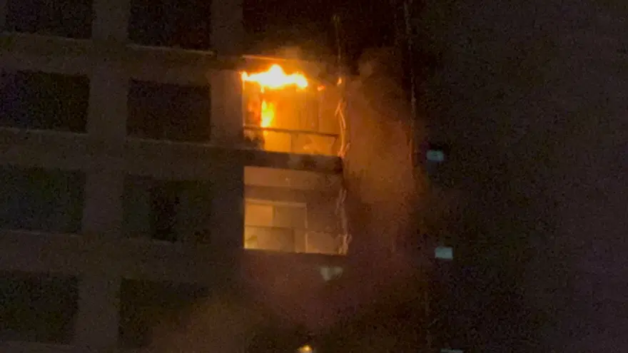 Diyarbakır'da plaza yangını. 3'ü itfaiye eri 5 kişi dumandan etkilendi 4