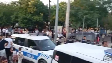 Gaziantep'te ilçeyi ayağa kaldıran cinsel istismar iddiası. Yüzlerce kişi karakolun önünde toplandı