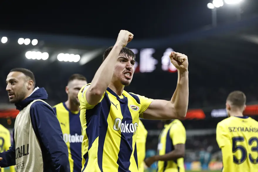 Fenerbahçe'den gitmişti, Galatasaray'a geri dönüyor. Milli yıldızın transferi bitmek üzere 3