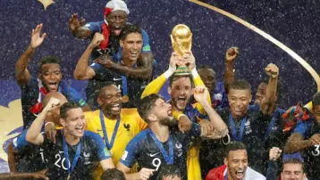 Ünlü futbolcu, Dünya Kupası madalyasını açık artırmayla sattı. Fiyatı çok konuşuldu
