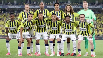 Ayrılık iddiası vardı, kararını resmen açıkladı. "Fenerbahçe'de kalıyorum"
