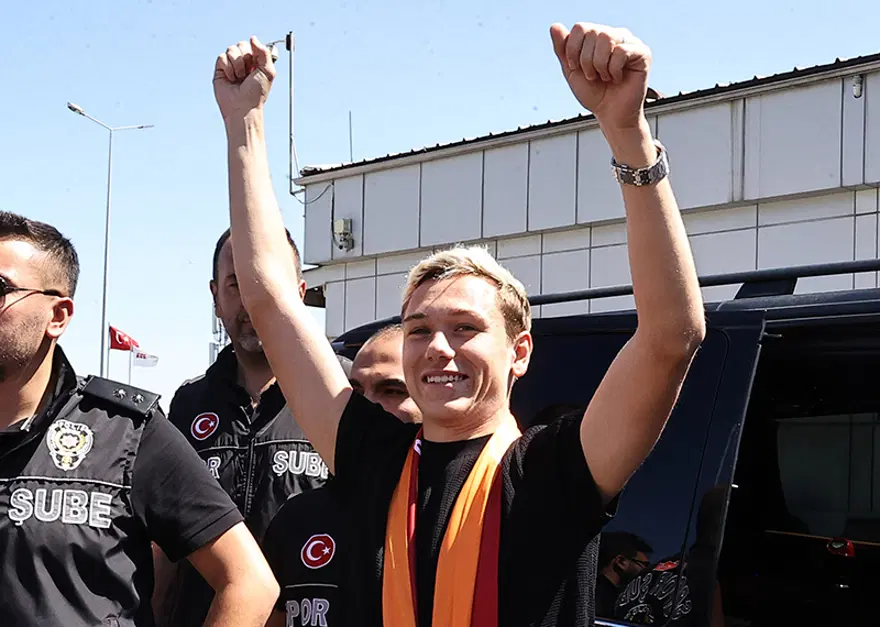 Galatasaray transferi resmen açıkladı. İşte Batrakov'un maliyeti 2