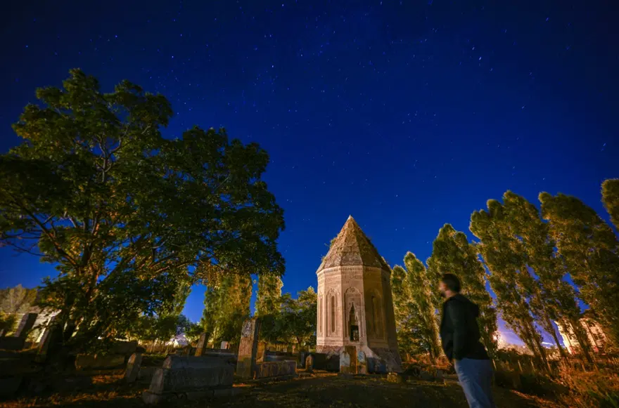 Gökyüzünde görsel şölen. Perseid Meteor Yağmuru başladı 1