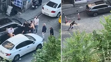 Beyoğlu'nda çıplak adam paniği. Motosikletin önüne atladı, döve döve gönderdiler