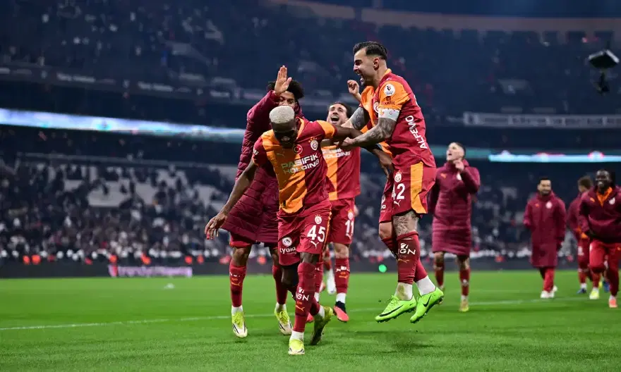 ŞAMPİYON SAHAYA İNİYOR - FOTOMAÇ 1