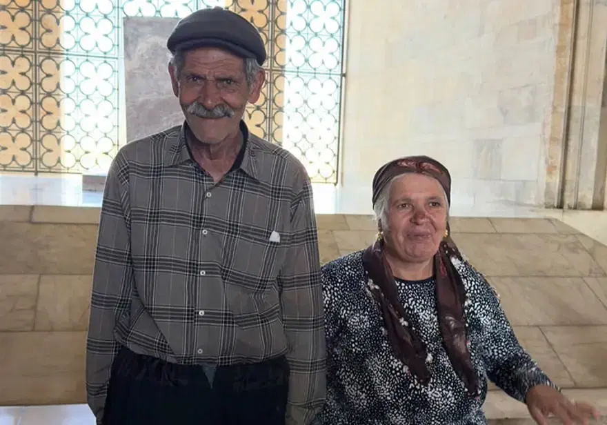 İkizleriyle ziyareti gündem olmuştu. 71 yaşındaki baba anlattı. "Kızım Anıtkabir'i görünce bir saat ağladı" 1