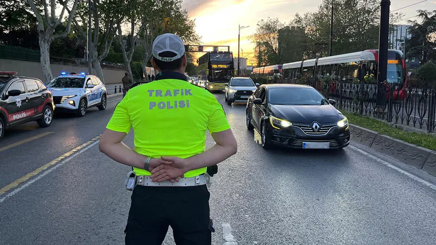 İstanbul'da pazar planı yapanlar dikkat! Bazı yollar trafiğe kapatıldı 3