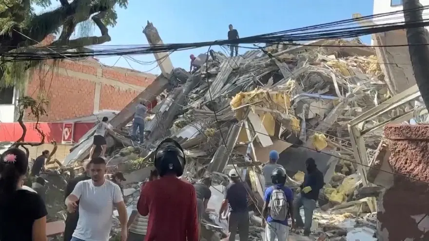 Kolombiya'yı 7.4'lük deprem vurdu 1