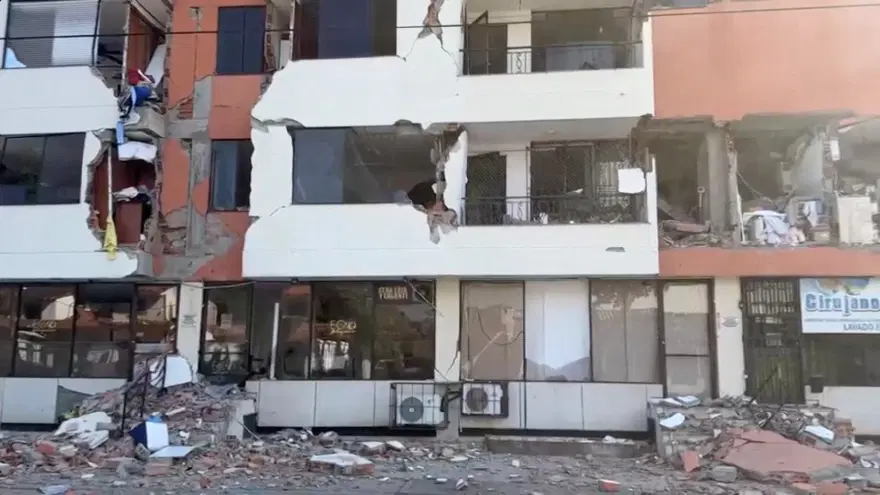Kolombiya'yı 7.4'lük deprem vurdu 3