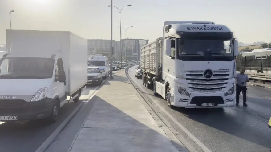 BÖLGEDE YOĞUN TRAFİK YAŞANIYOR 3