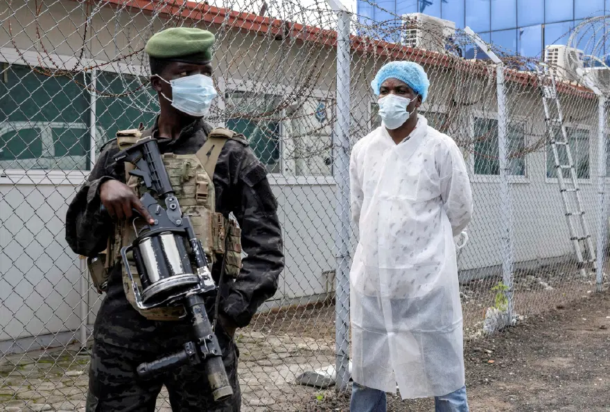160 SAĞLIK ÇALIŞANINA EBOLA BULAŞTI 1
