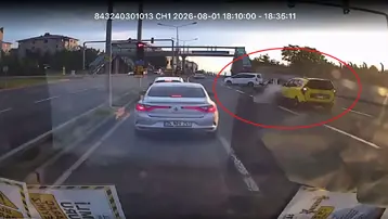 Sapağı kaçırdı, zincirleme kazaya yol açtı