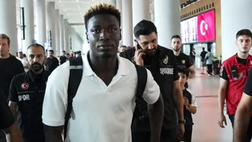 Fenerbahçe'nin yeni transferi Kojo Peprah Oppong, İstanbul'a geldi