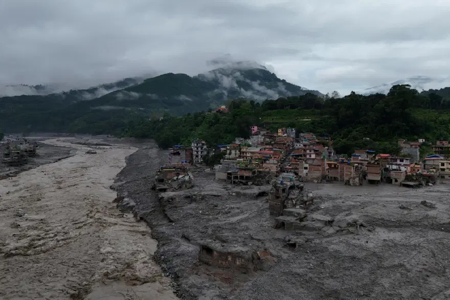 NEPAL'DE 823 KİŞİDEN HABER ALINAMIYOR 1