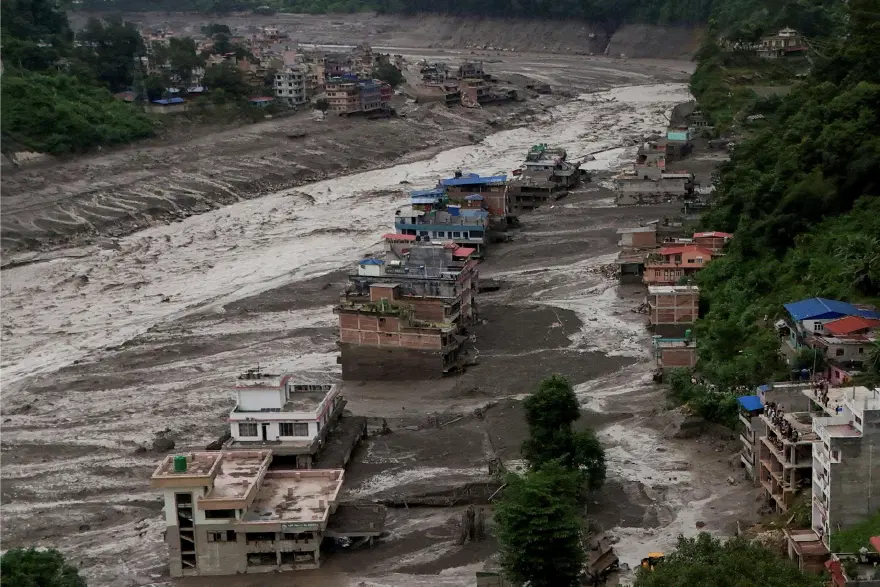 İLK BAŞTA DEPREM SANILDI 3