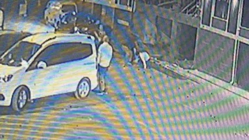 Araç ticareti silahlı kavgaya döndü. O anlar kamerada