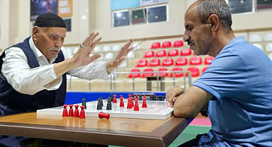 Dama taşları şampiyonluk için dizildi