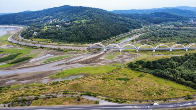 Polonya'da kuraklık Mucharz Rezervuarı'nda su seviyesini düşürdü