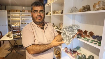 Ayağına taş takıldı, hayatı değişti. Doğadan topladı, 10 yılda sayısı 15 bin oldu