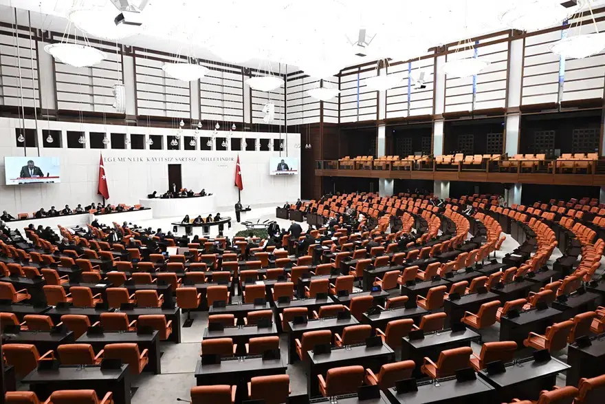 Suça sürüklenen çocuk yasası TBMM'de kabul edildi