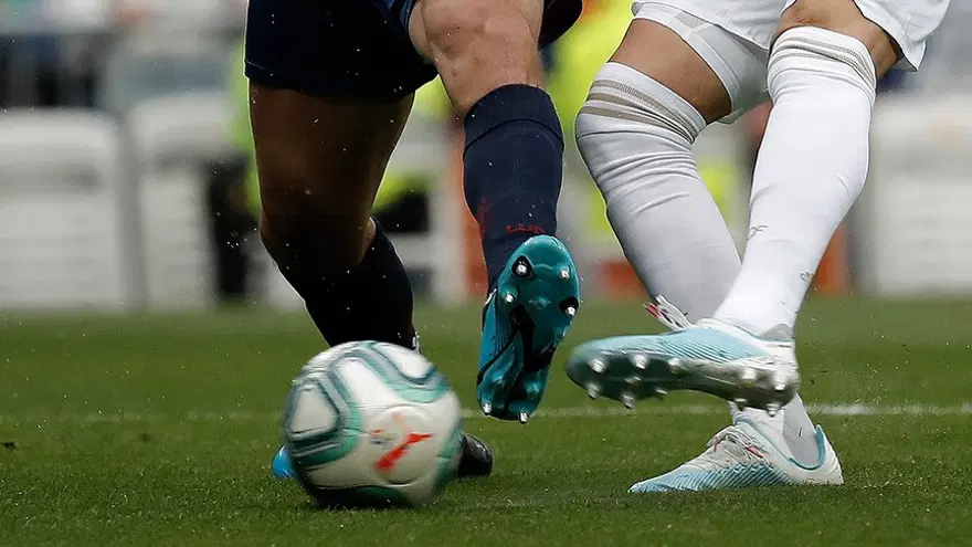 Süper Lig yeni uygulamalarla başlıyor. 10 saniye kuralı devreye girecek