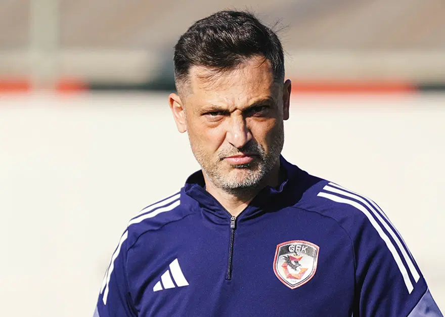 Süper Lig'de sezonun ilk teknik direktör ayrılığı açıklandı 1