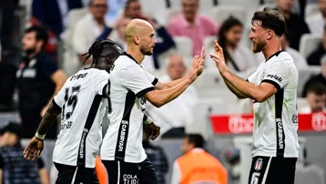 Fenerbahçe, Galatasaray ve Trabzonspor puan kaybetti. Beşiktaş taraftarı önünde sahaya çıkıyor