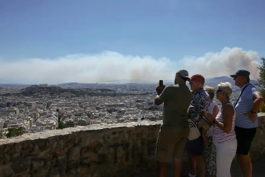 Yunanistan alevlere teslim. 10 bin hektar kül oldu 2