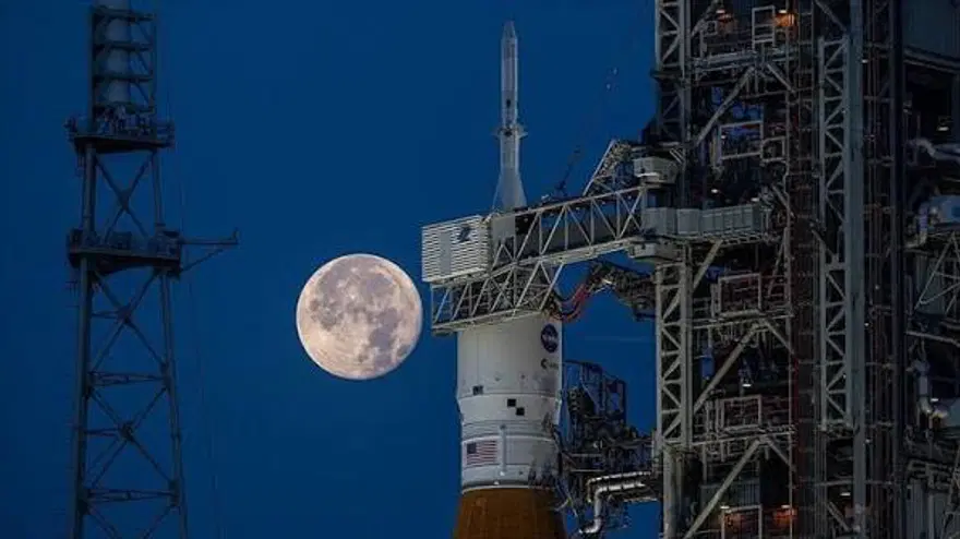 KANADALI ASTRONOT DA AKTİF GÖREVDEN AYRILDI 5